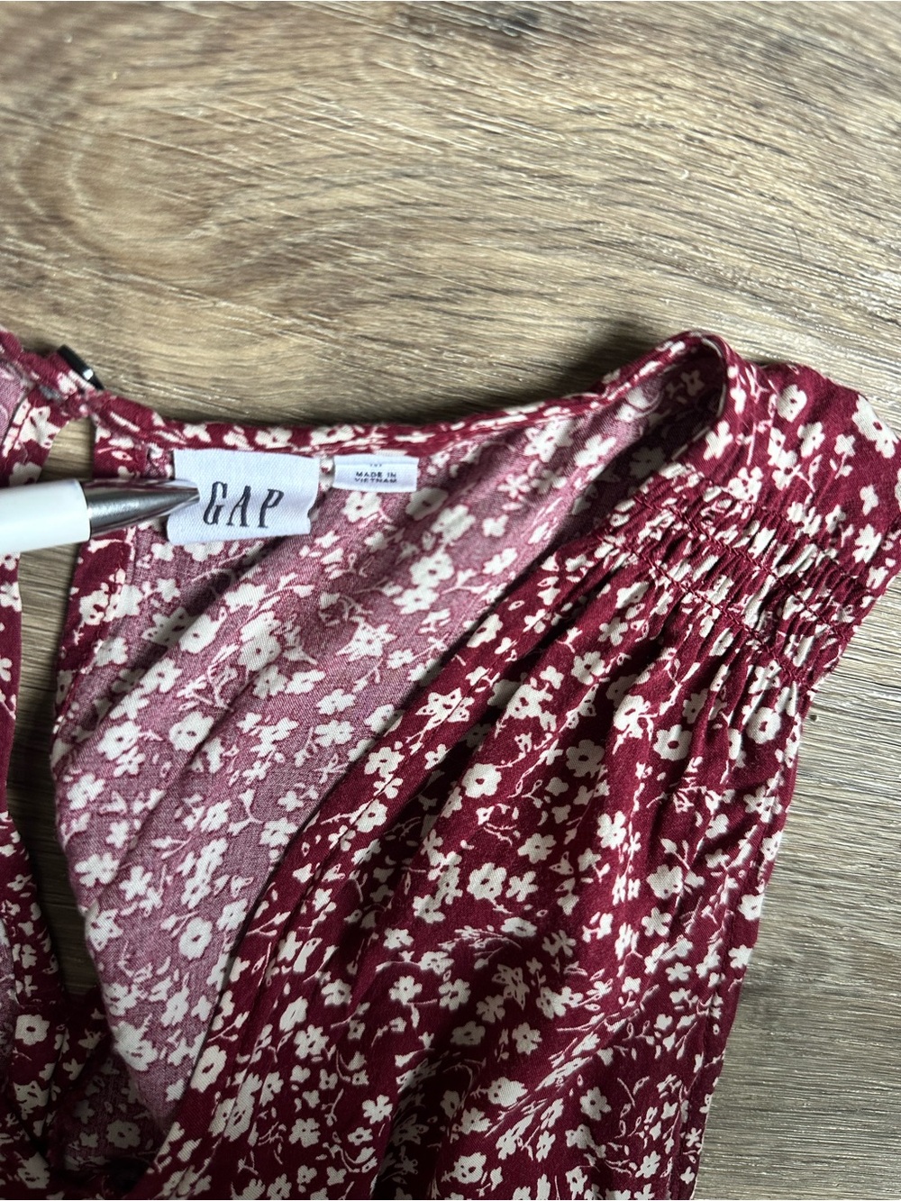 GAP Burgundy Floral Sleeveless Jumpsuit Women’s Size M Wide Leg Smocked Boho - Picture 5 of 9